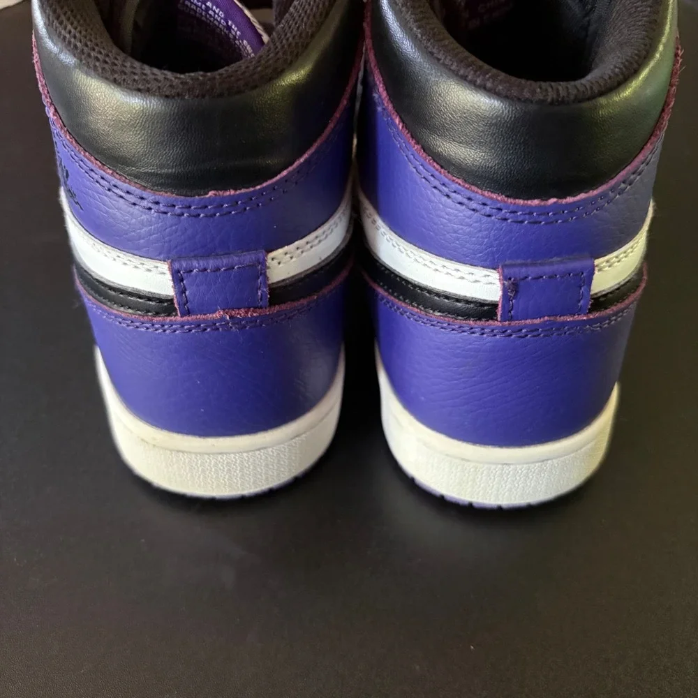 Nike Air Jordan 1 Retro High OG GS Court Purple Size 7 women rare black purple